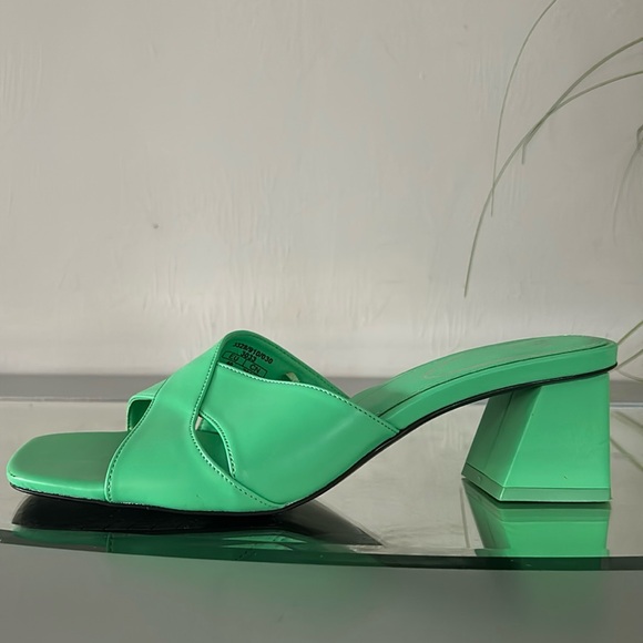 ZARA Mid Height Block Heel Sandals Size 9 (EU 40) Green - Picture 10 of 16